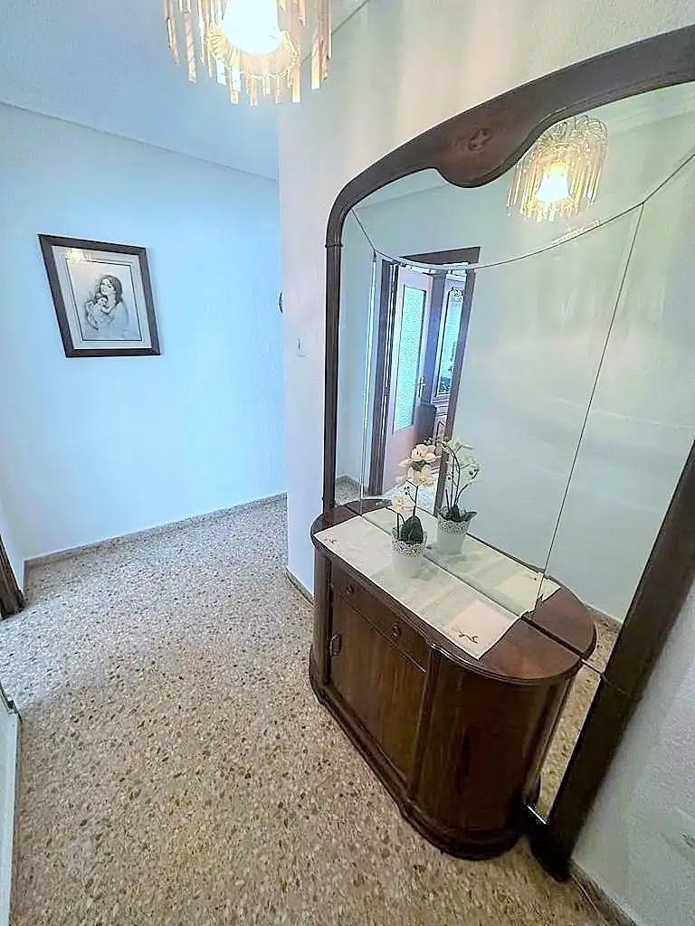 Flat for rent in Valencia  with Air Conditioner, Heating and Furnished