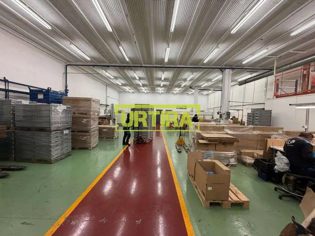Vista exterior de Nau industrial en venda en Bergara