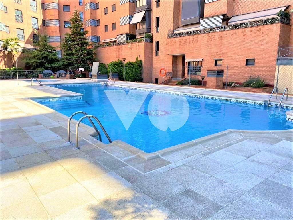 Piscina de Pis de lloguer en  Madrid Capital amb Aire condicionat, Calefacció i Terrassa