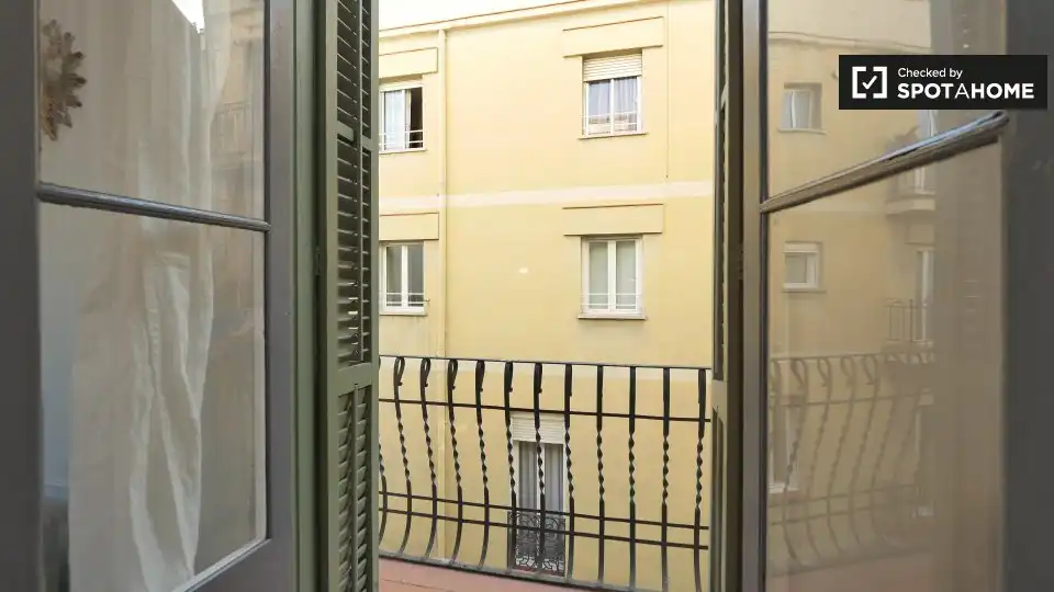 Piso con terraza en alquiler en Gràcia, imagen 9