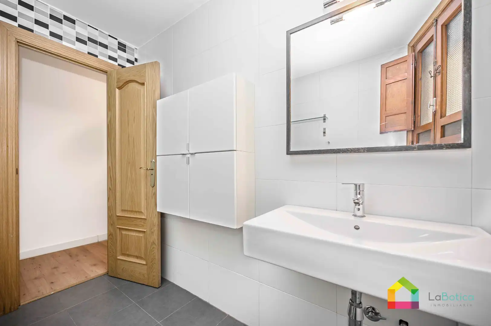 Baño de Piso en venta en Toledo con Aire acondicionado, Calefacción y Trastero