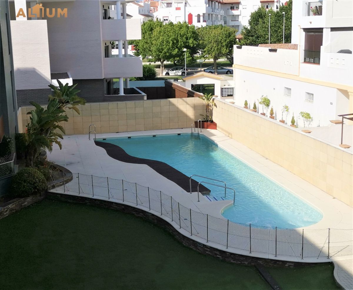 Piscina de Pis en venda en Rota amb Aire condicionat, Calefacció i Terrassa