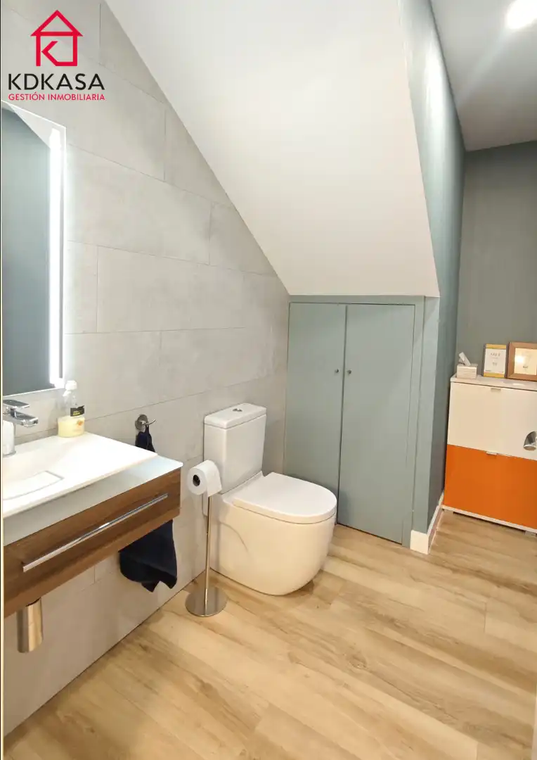 Bathroom of Flat for rent in Madrid  with Air Conditioner, Heating and Terrace