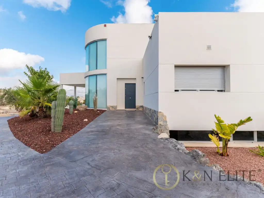 Exterior view of Houses for sale in Petrer  with Air Conditioner, Private garden and Swimming Pool