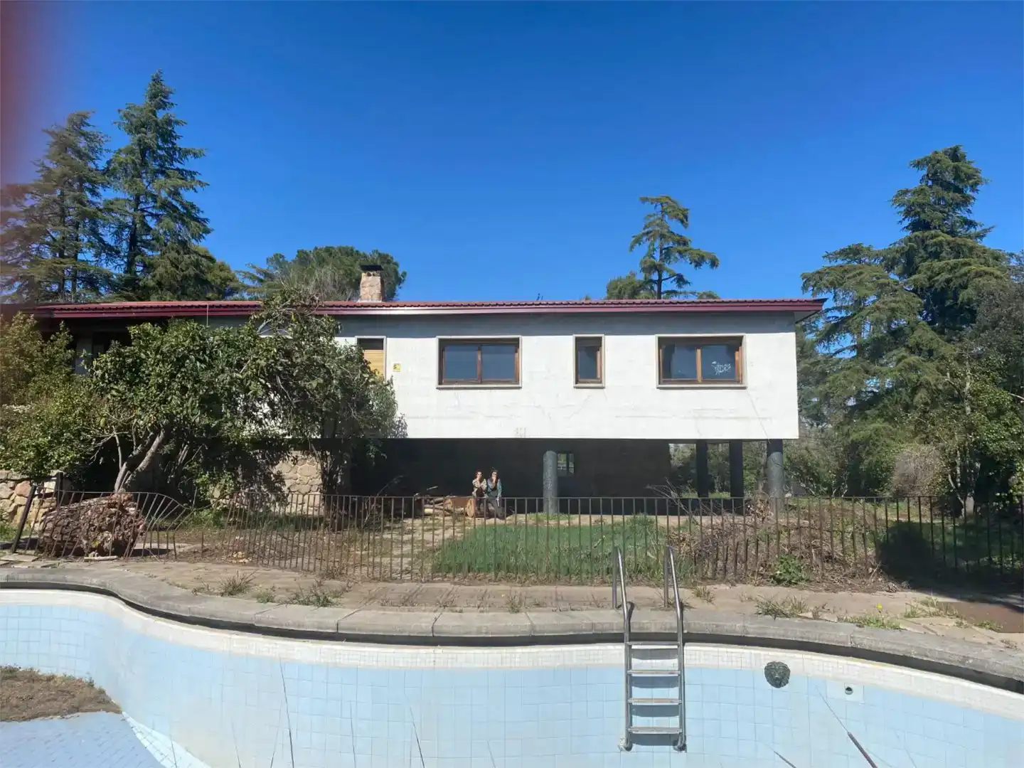 Vista exterior de Casa o xalet de lloguer en  Madrid Capital amb Piscina i Balcó