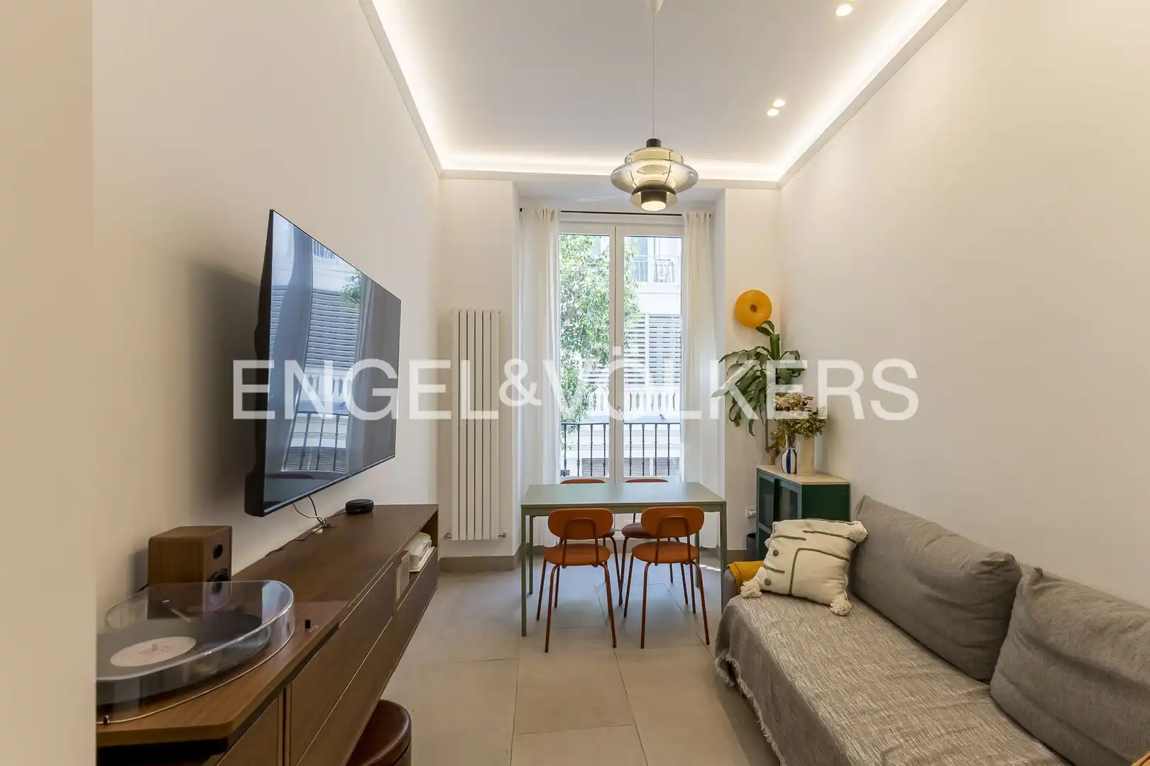 Vista exterior de Piso de alquiler en Madrid con Aire acondicionado, Calefacción y Amueblado