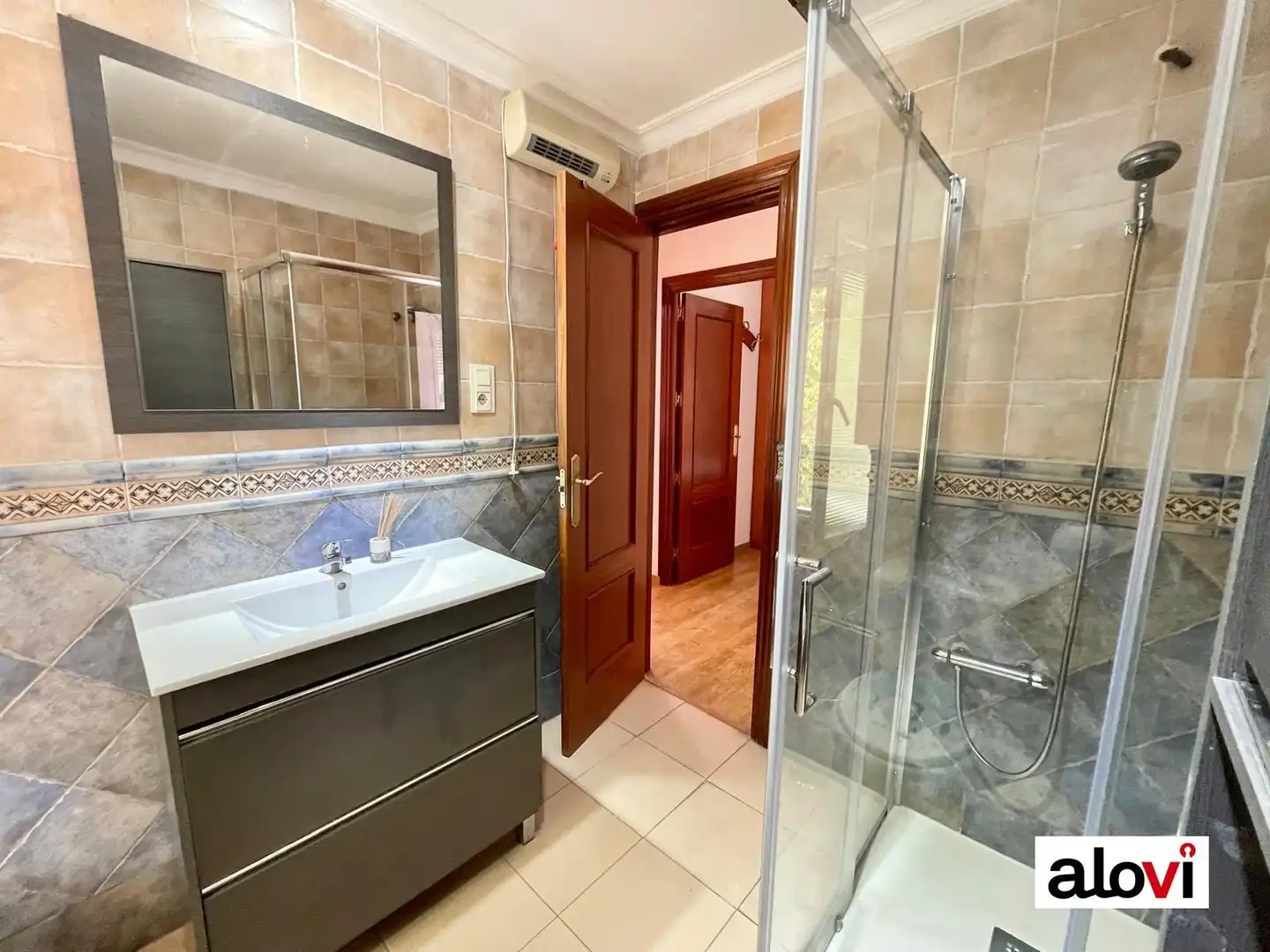 Badezimmer von Wohnung zur untervermieten in Granada mit Möbliert und Balkon