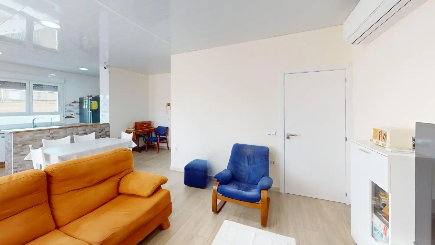 Sala d'estar de Casa o xalet en venda en Alcalá de Guadaira