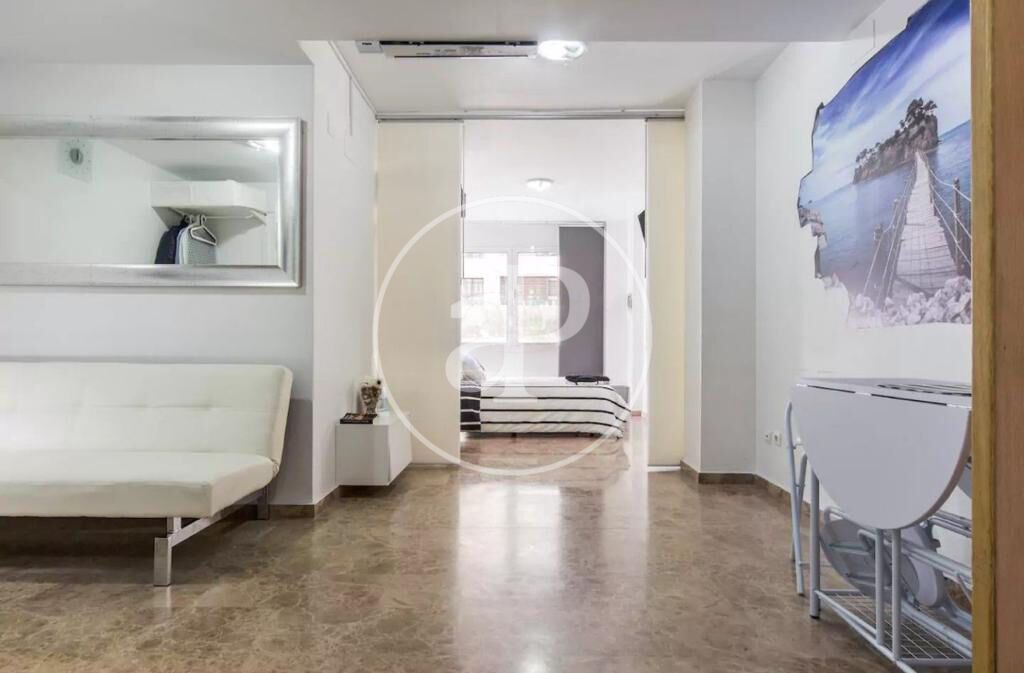 Loft to rent in  Valencia Capital  with Air Conditioner, Heating and Furnished