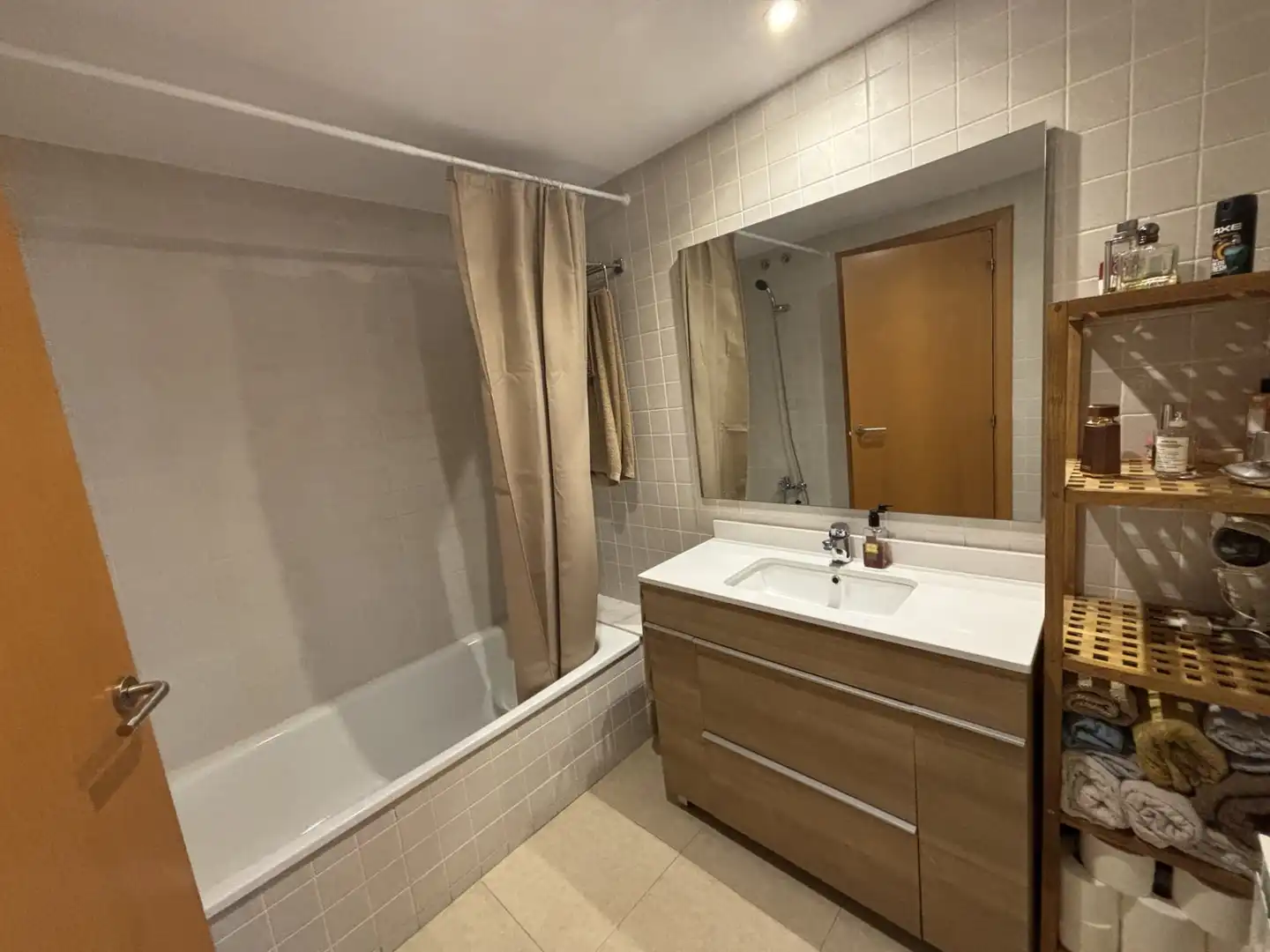 Bathroom of Flat for sale in Salt  with Air Conditioner, Heating and Private garden