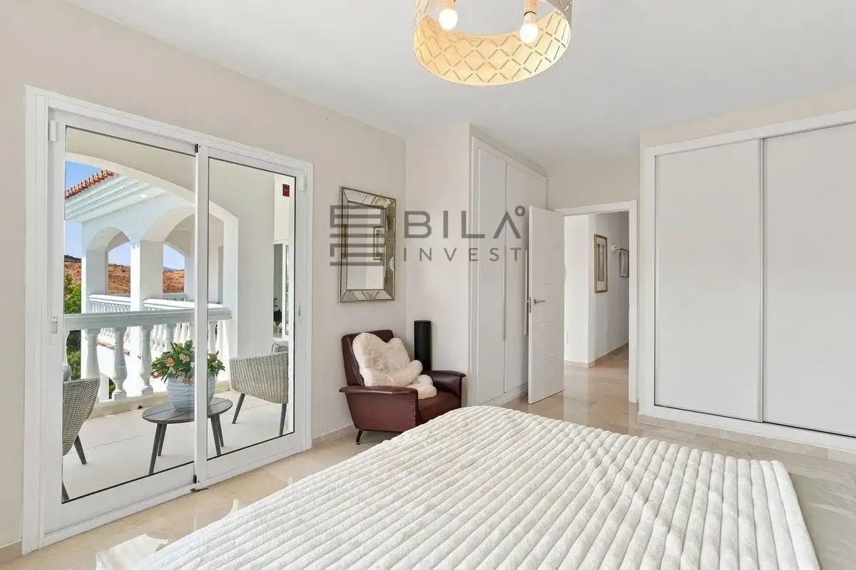 Villa avec piscine à vendre à Cerros del Aguila, imagen 14