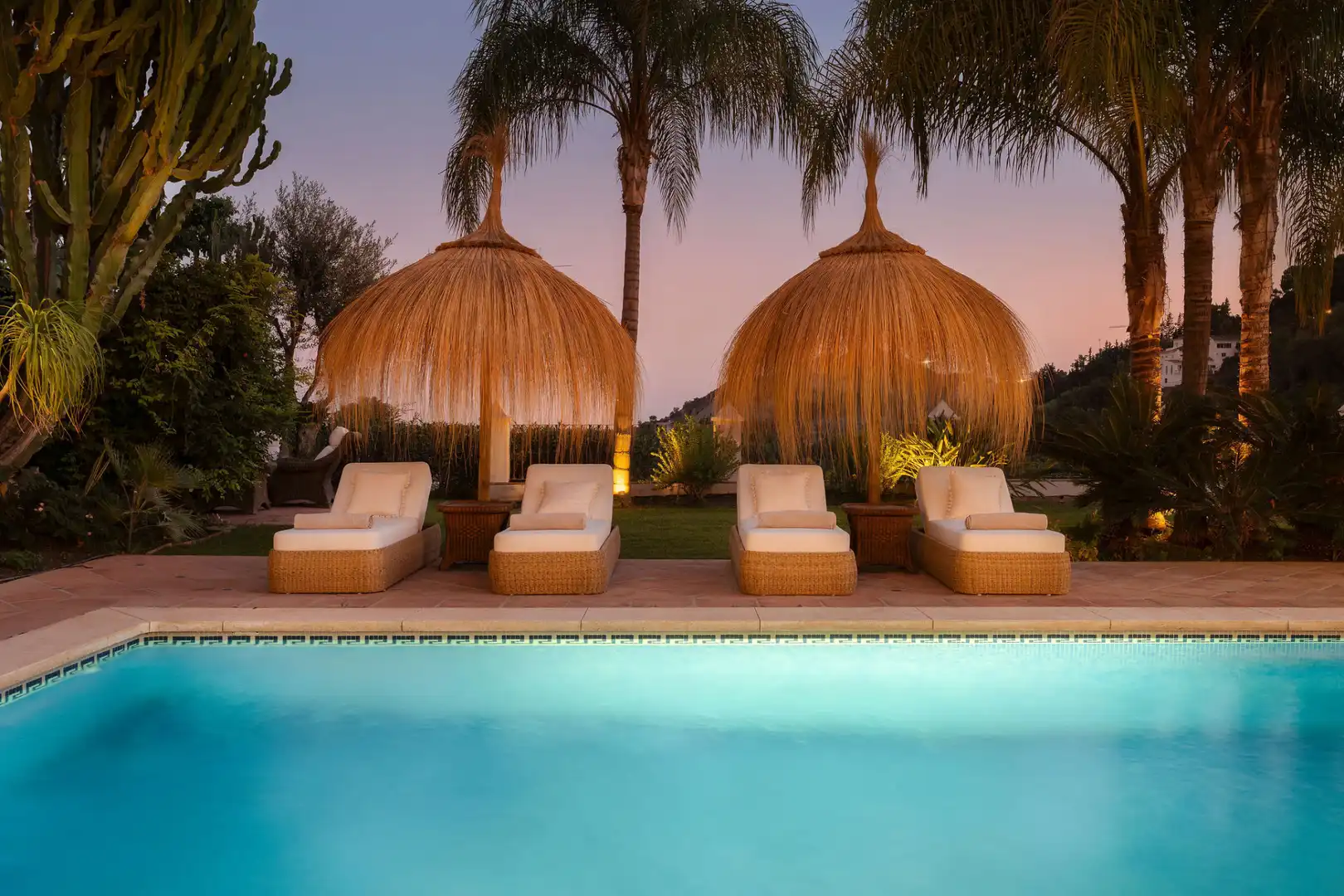 Swimming pool of Houses for sale in Benahavís  with Air Conditioner, Private garden and Swimming Pool