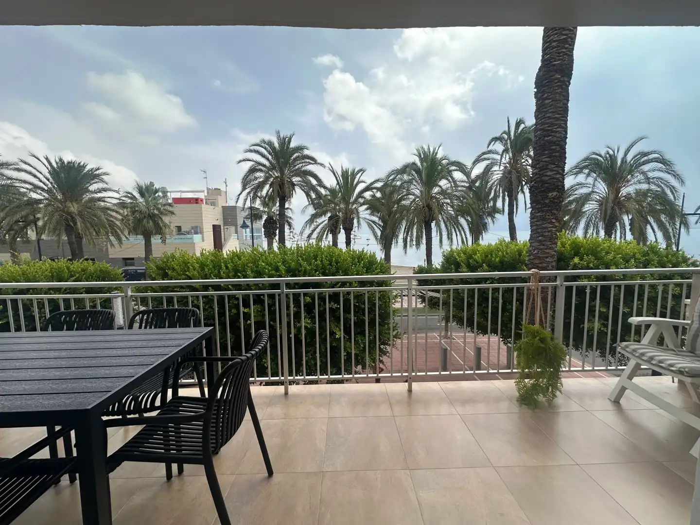 Appartamento con terrazza in affitto a Santiago de la Ribera