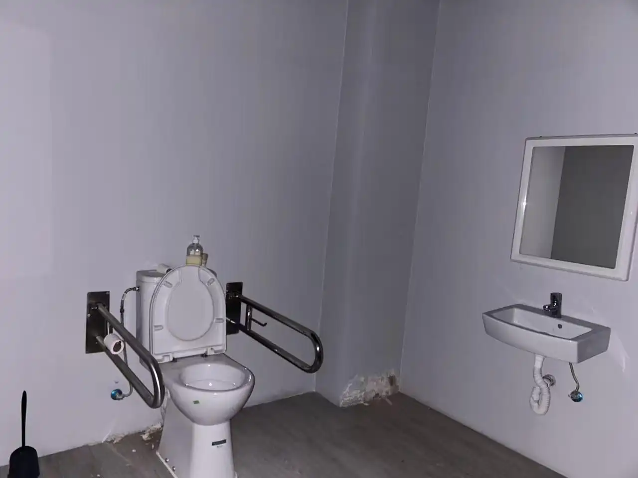 Badezimmer von Geschaftsraum zum Verkauf in Leganés mit Klimaanlage