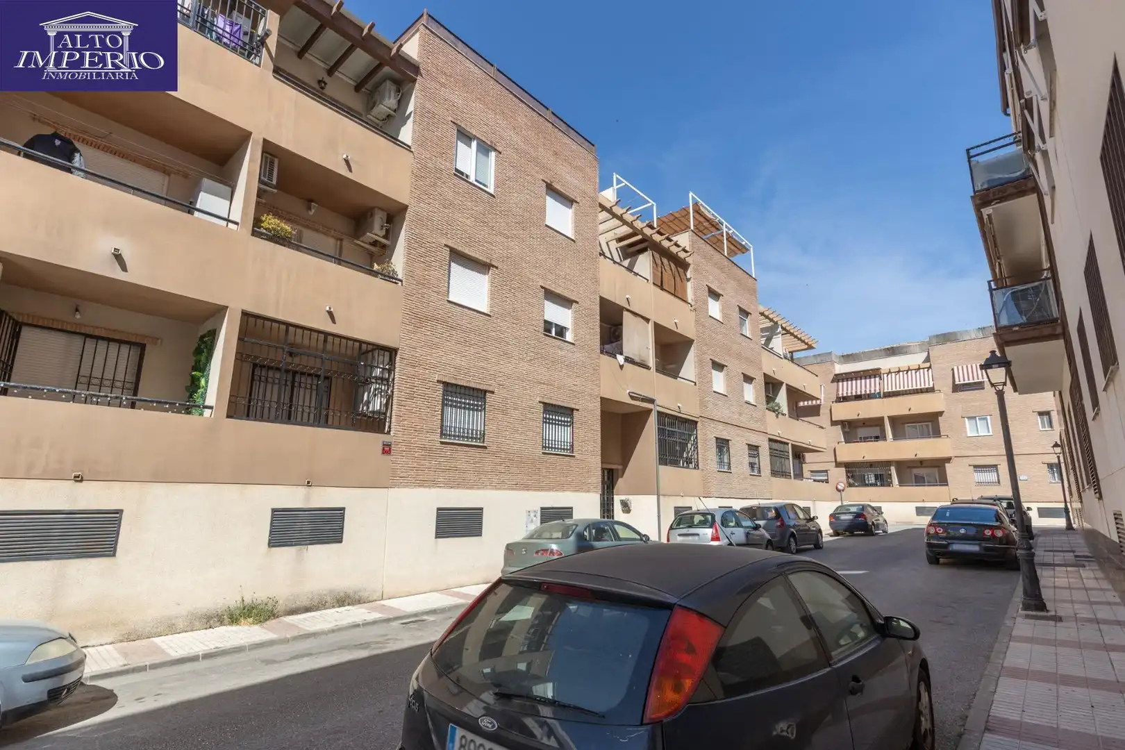 Außenansicht von Wohnung zum Verkauf in Atarfe mit Terrasse