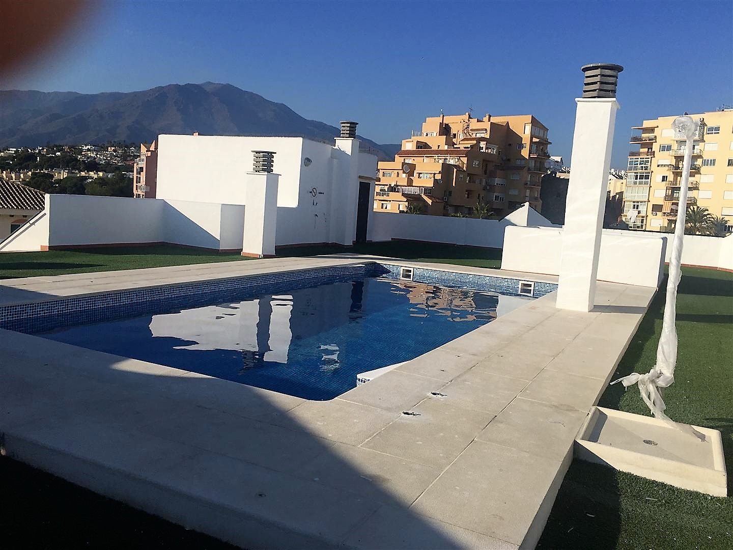 Piscina de Apartament de lloguer en Estepona amb Terrassa, Piscina i Piscina comunitària