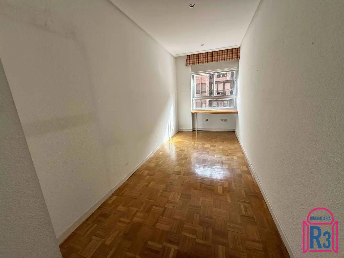 Habitación de Apartamento en venta en León Capital  con Calefacción