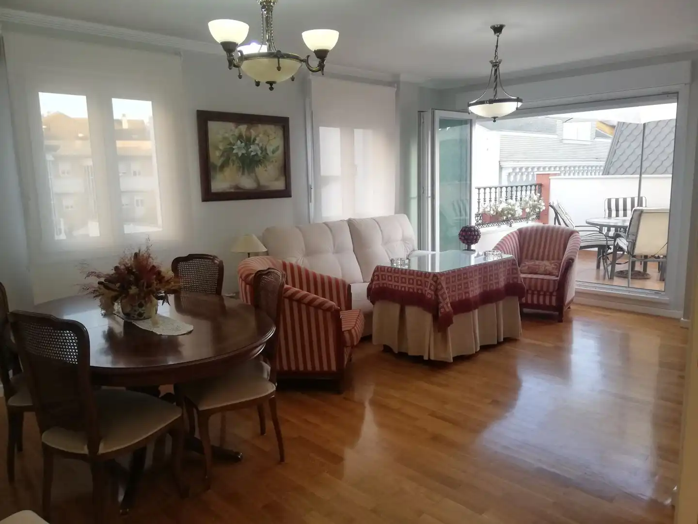 Wohnzimmer von Dachboden zur Miete in Huelva mit Klimaanlage, Terrasse und Möbliert