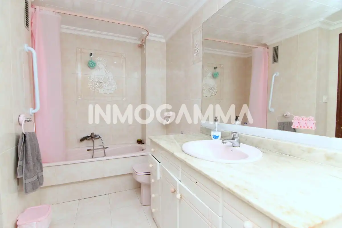 Baño de Dúplex en venta en Cullera con Terraza