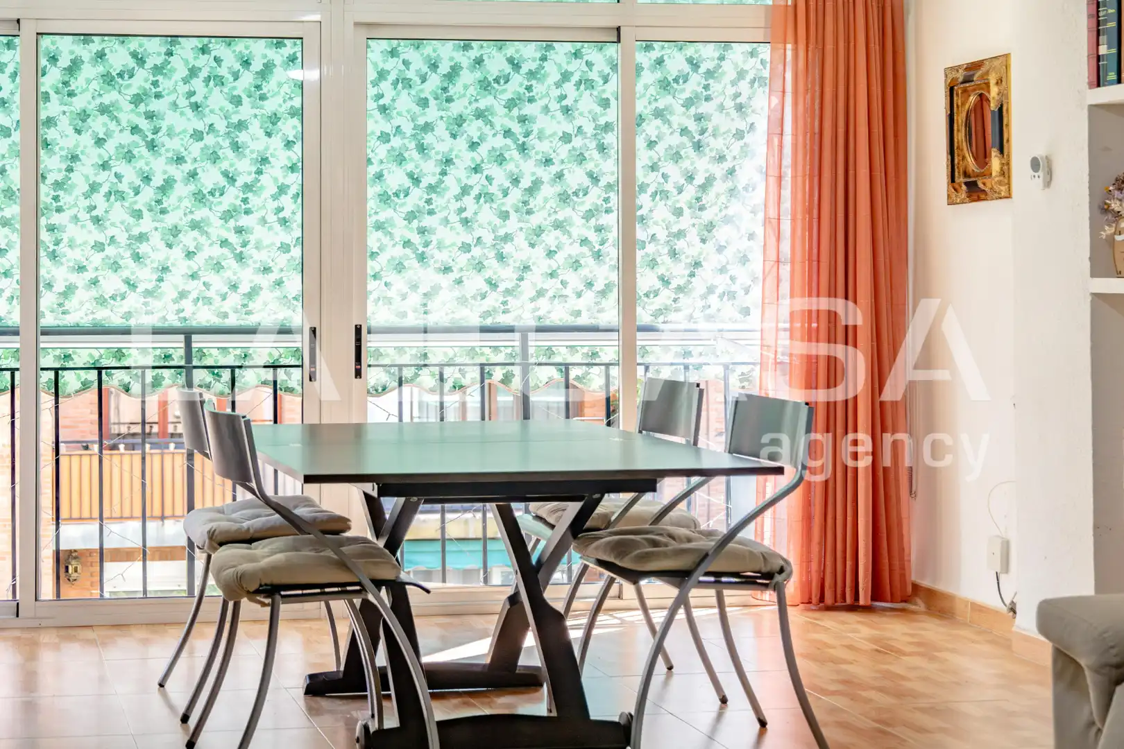 Piso con terraza en venta en Carrer del Poeta Mas i Ros, imagen 2