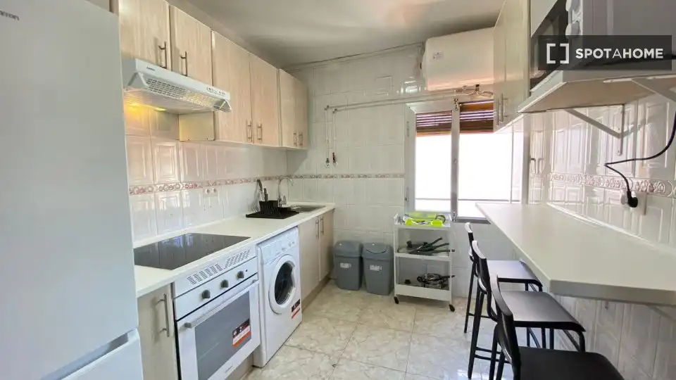 Cocina de Piso de alquiler en Madrid con Aire acondicionado, Calefacción y Amueblado