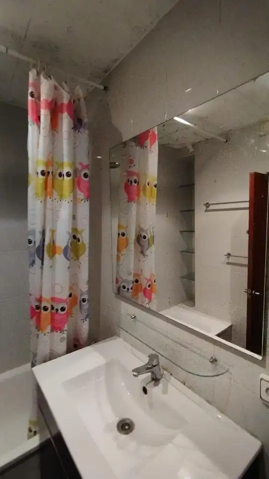 Bathroom of Flat for sale in Terrassa  with Heating and Balcony