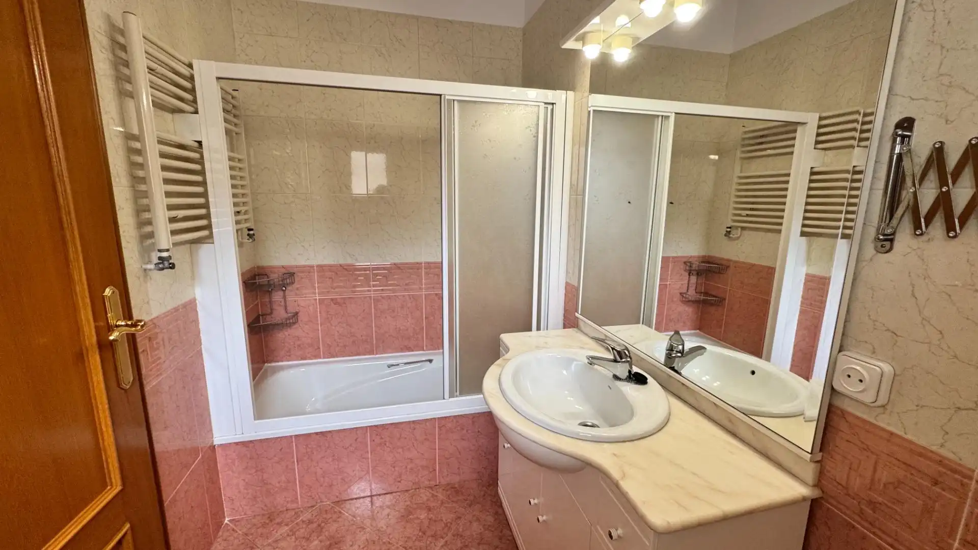 Bany de Casa adosada en venda en Castell d'Aro, Platja d'Aro i s'Agaró amb Aire condicionat, Calefacció i Jardí privat