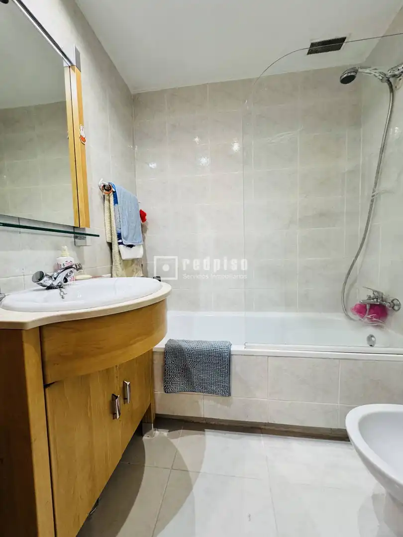 Baño de Dúplex en venta en Fuenlabrada con Calefacción, Jardín privado y Parquet
