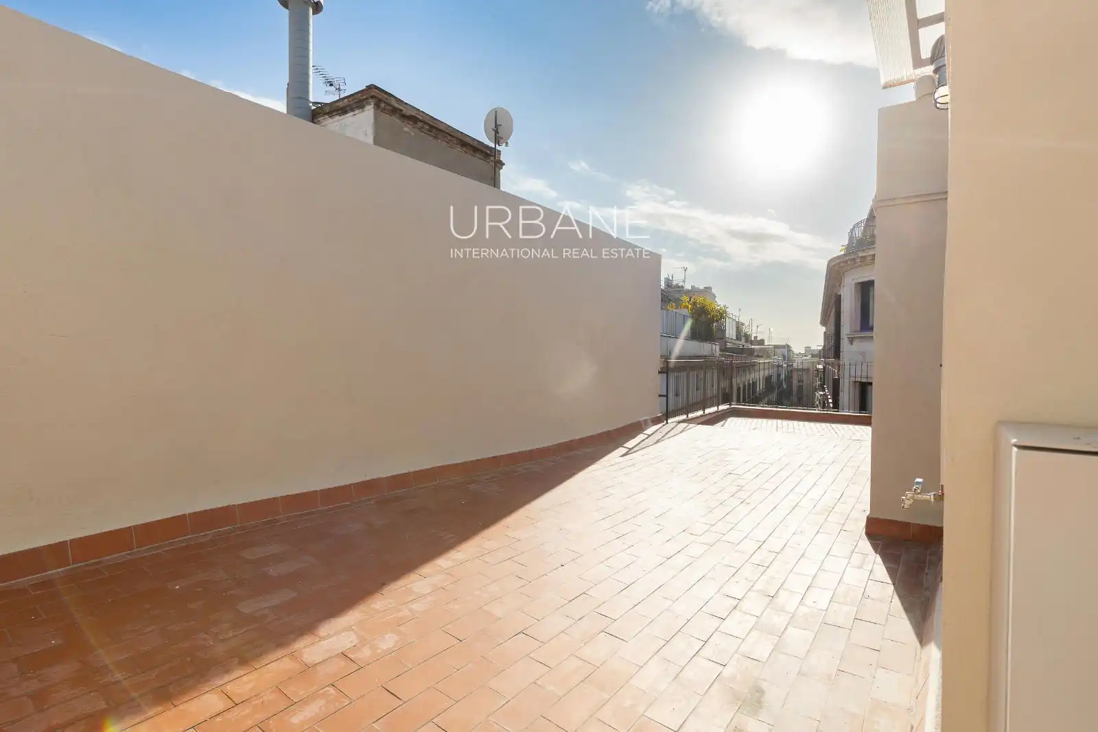 Terrasse von Wohnung zum Verkauf in Barcelona mit Klimaanlage, Heizung und Parkett