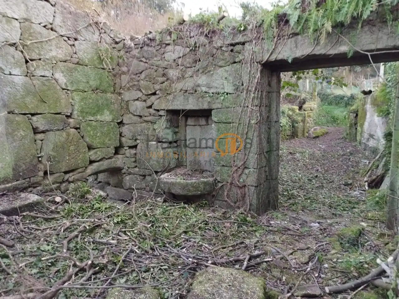 Finca rústica en venda en Pontevedra Capital  amb Jardí privat
