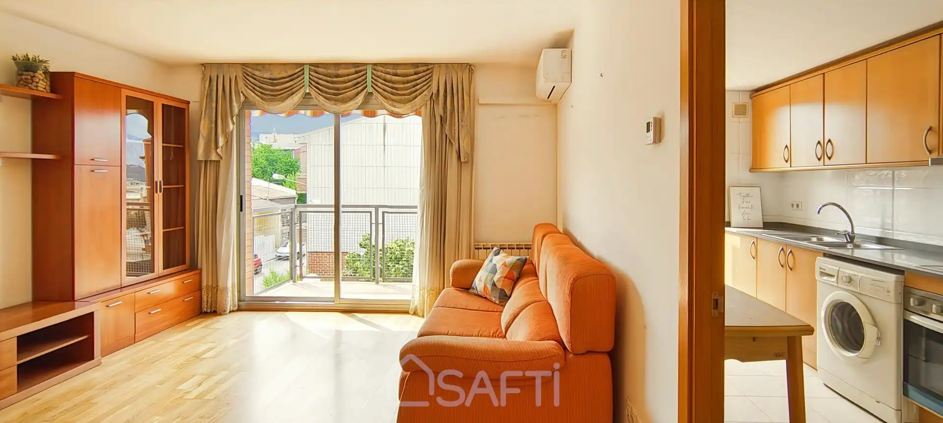 Sala de estar de Piso en venta en Sant Vicenç de Castellet con Calefacción y Balcón
