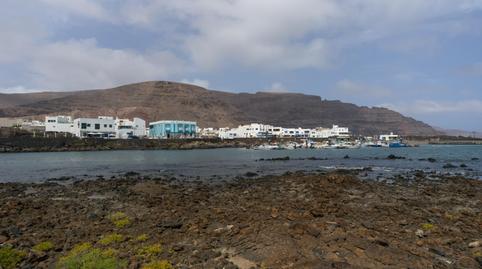 Foto 2 de Casa adosada en venda a Calle Charco de la Condesa, Orzola, Las Palmas