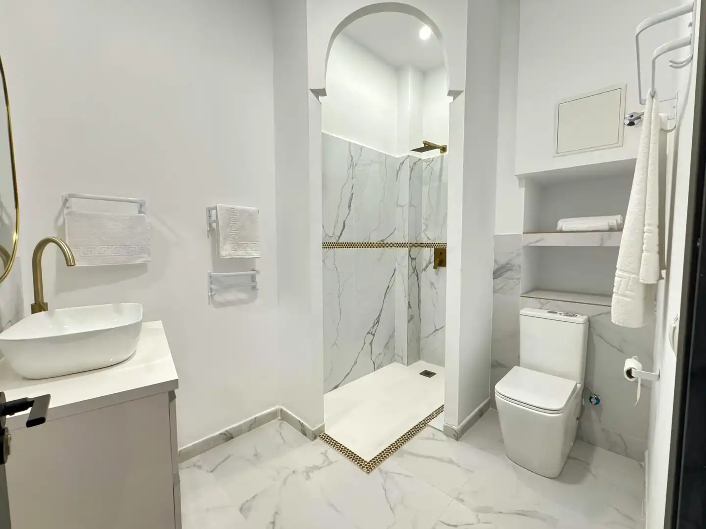 Badezimmer von Wohnung zur Miete in Valencia mit Klimaanlage, Heizung und Privatgarten