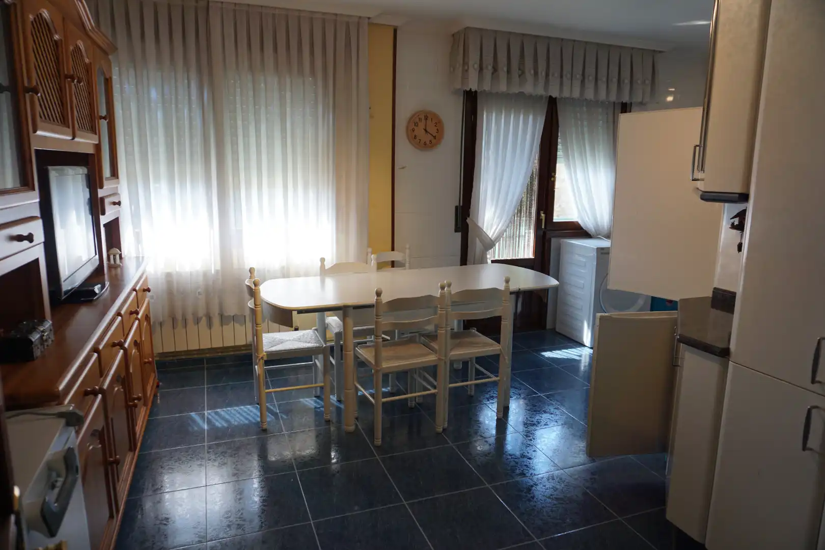 Comedor de Piso en venta en Ugao- Miraballes con Calefacción, Terraza y Trastero