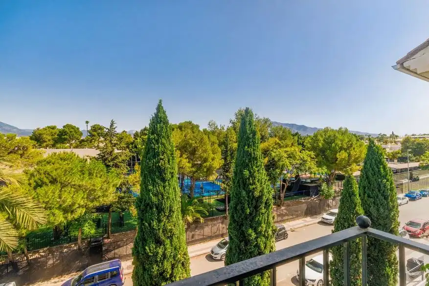 Jardí de Dúplex en venda en Marbella amb Aire condicionat, Terrassa i Moblat
