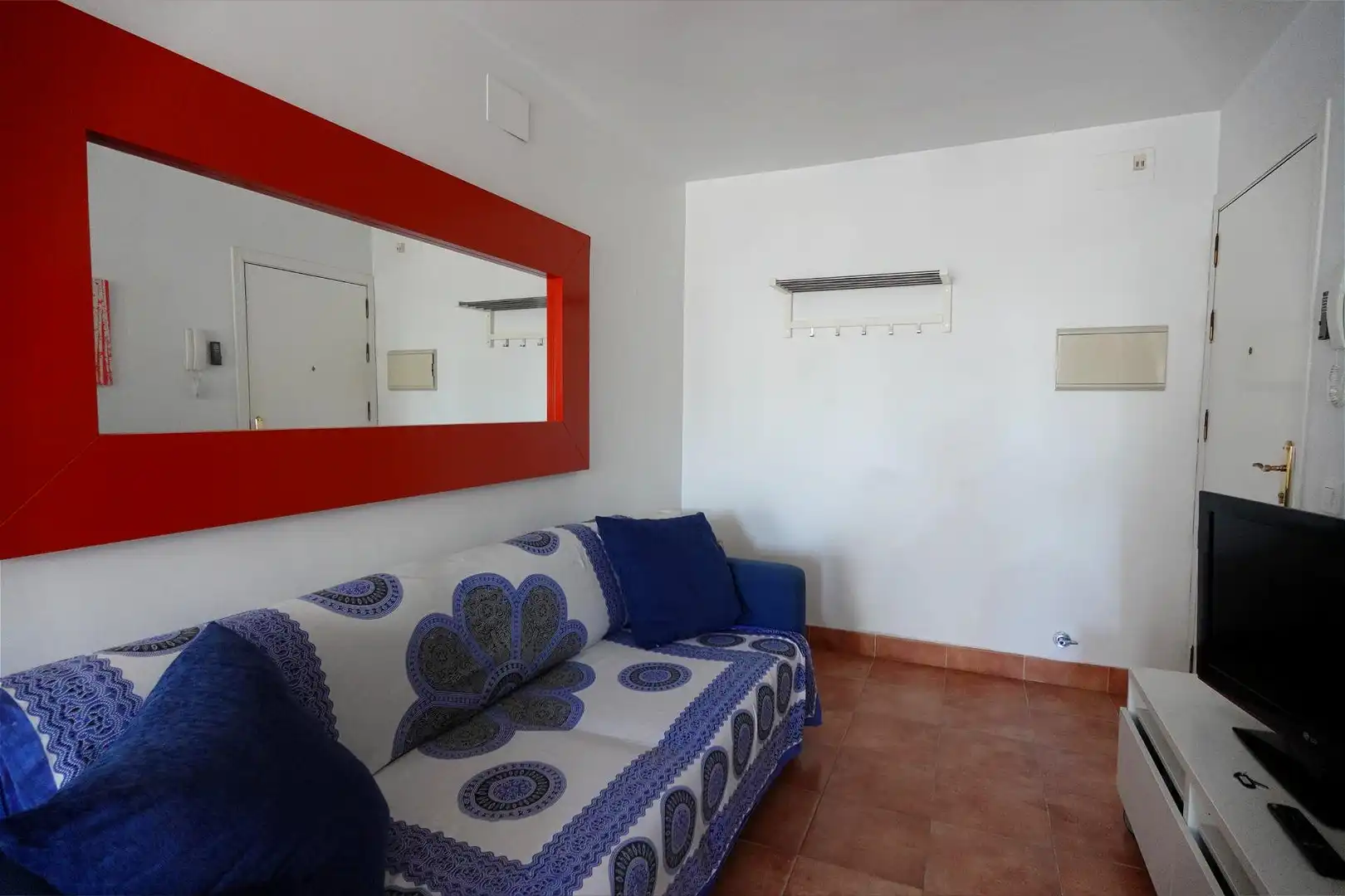 Mini appartamento con terrazza in affitto a Calle GONZALEZ HONTORIA, imagen 2