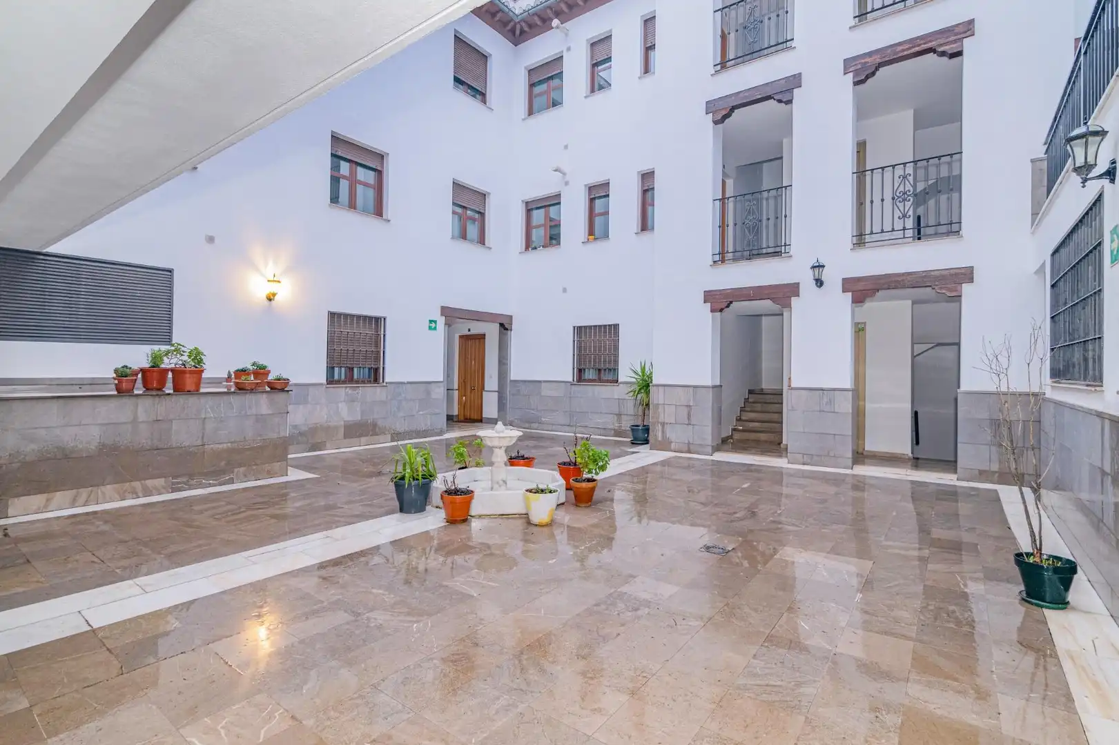 Maisonette zum Verkauf in Granada mit Klimaanlage, Heizung und Möbliert