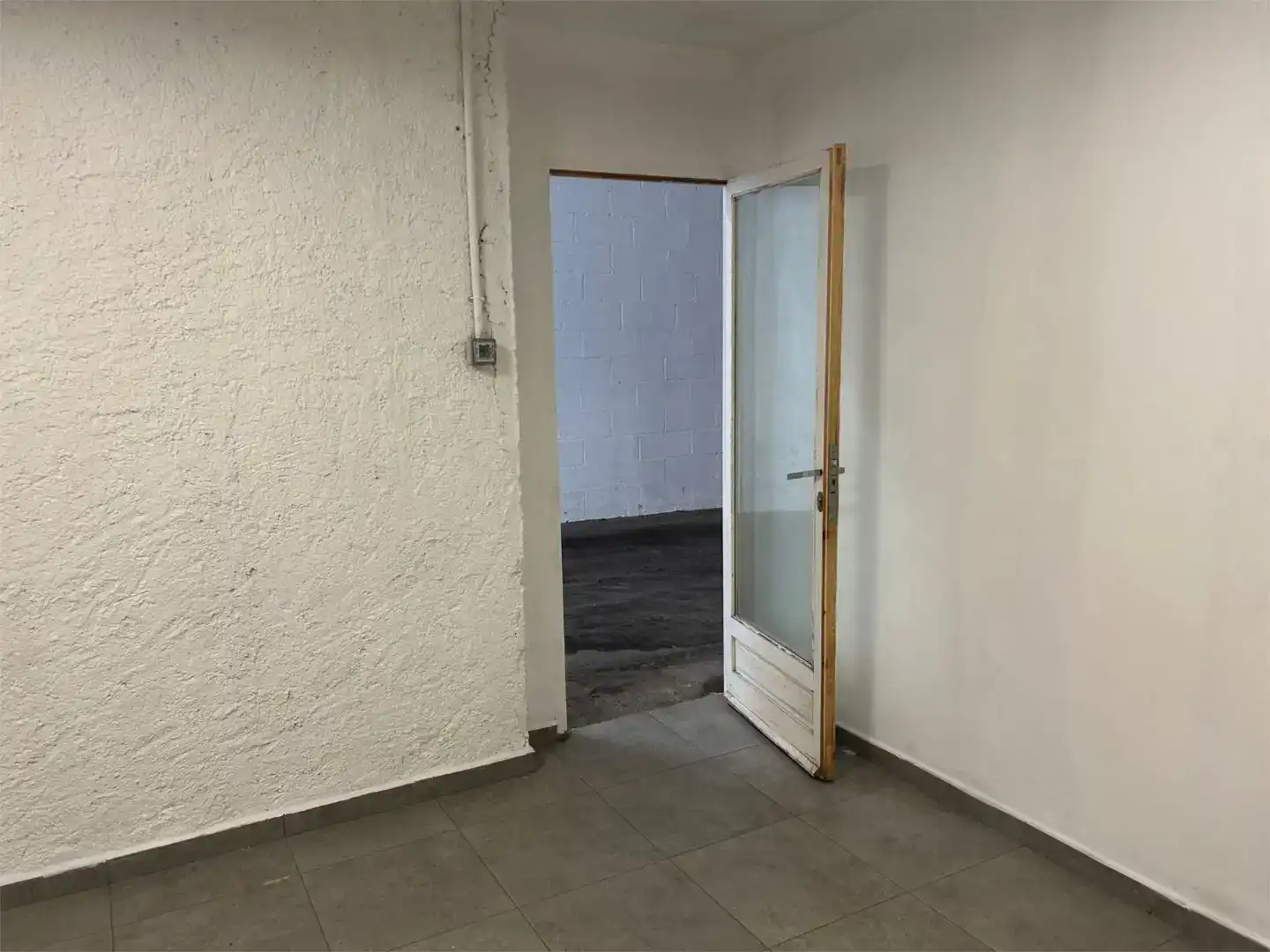 Fabrikhallen zur Miete in Torrelameu