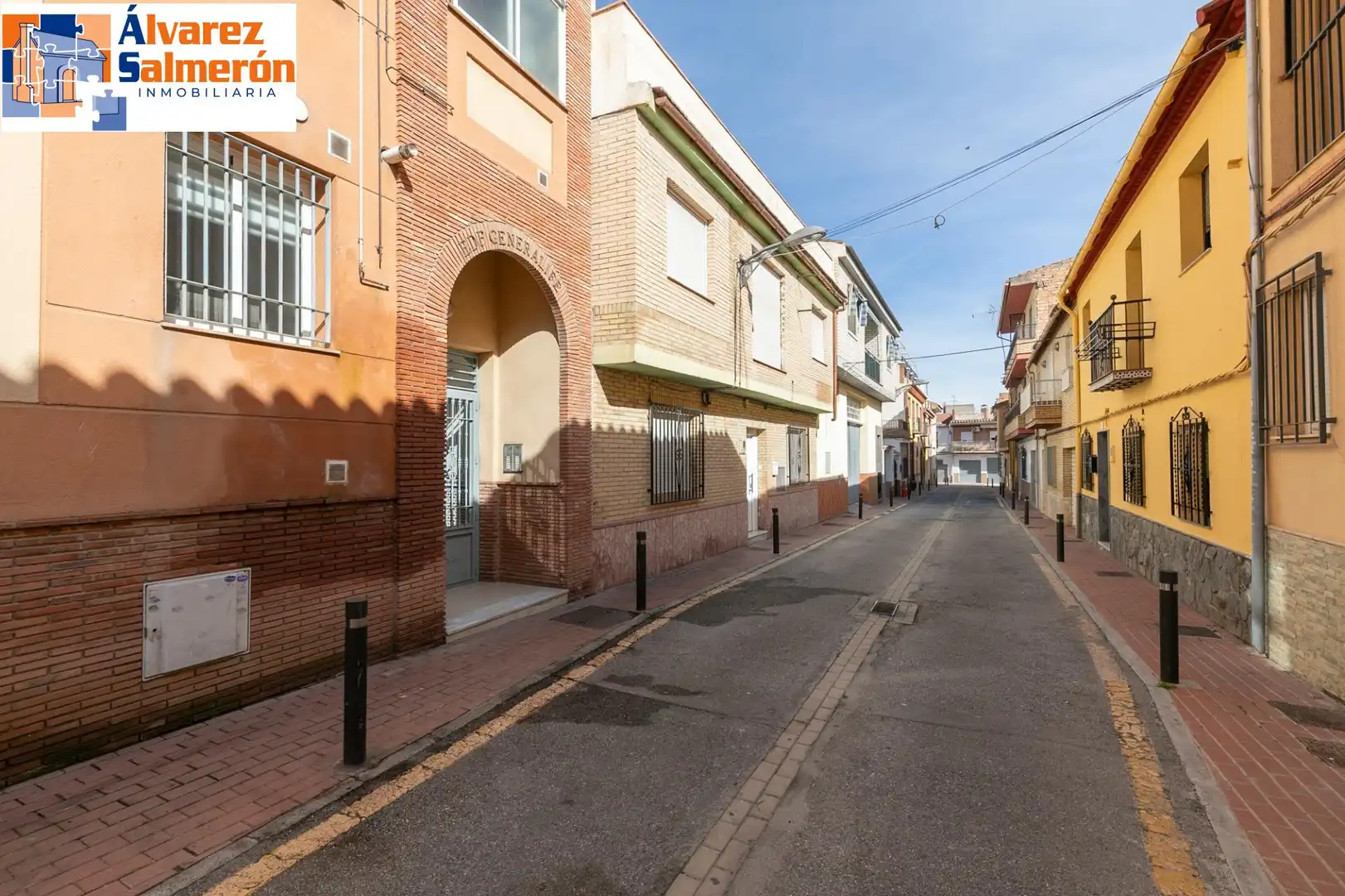 Vista exterior de Piso en venta en Armilla con Calefacción, Amueblado y Balcón