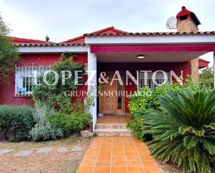 Exterior view of House or chalet for sale in L'Eliana  with Terrace and Swimming Pool