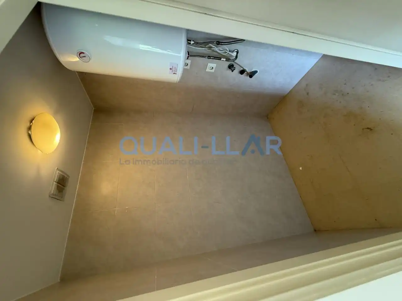 Baño de Apartamento en venta en Vilanova i la Geltrú con Calefacción, Trastero y Balcón