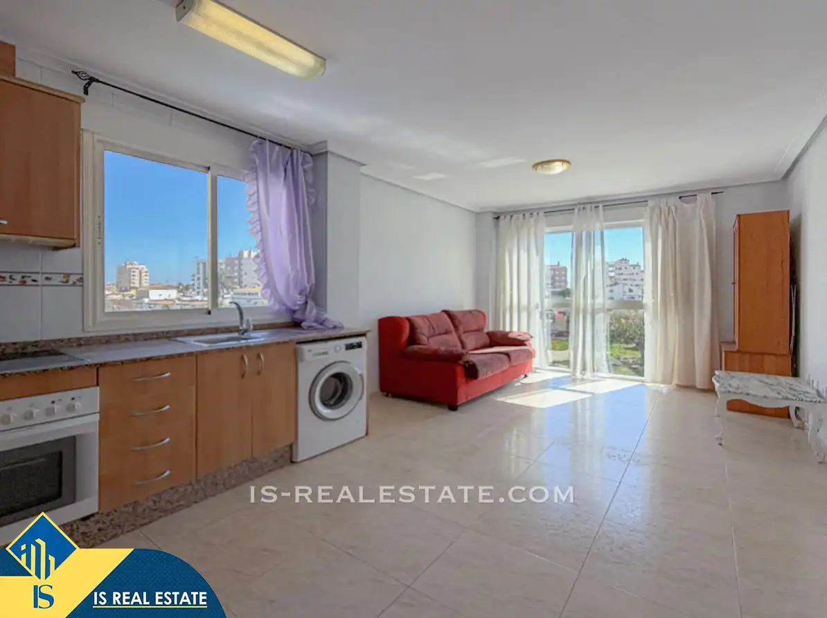 Vista exterior de Apartament en venda en Torrevieja amb Calefacció, Moblat i Forn