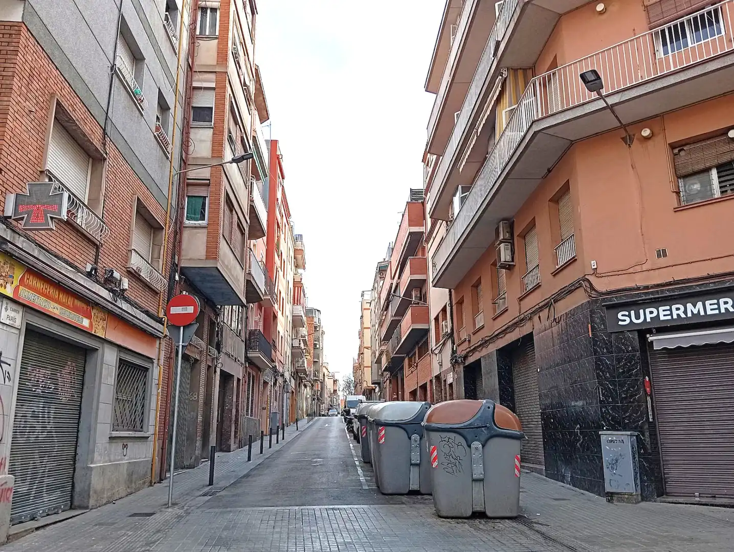 Außenansicht von Büro zum Verkauf in L'Hospitalet de Llobregat mit Klimaanlage, Abstellraum und Alarm