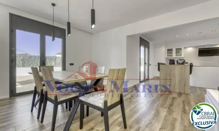 Casa amb piscina en venda a Carrer Canigó, imagen 9