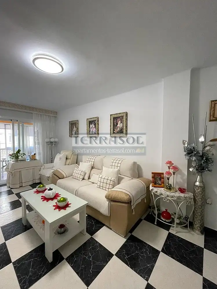 Apartamento con ascensor en venta en Torre del Mar, imagen 3