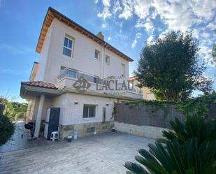 Exterior view of Single-family semi-detached to rent in Sitges  with Heating, Private garden and Terrace