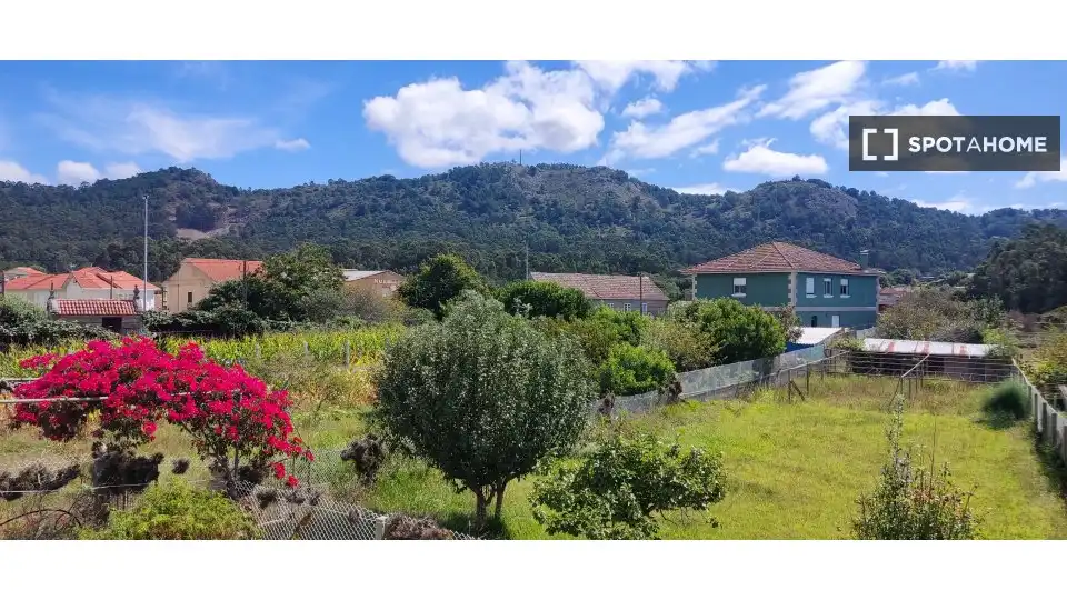 Vista exterior de Apartamento para compartir en Cangas  con Aire acondicionado, Terraza y Amueblado