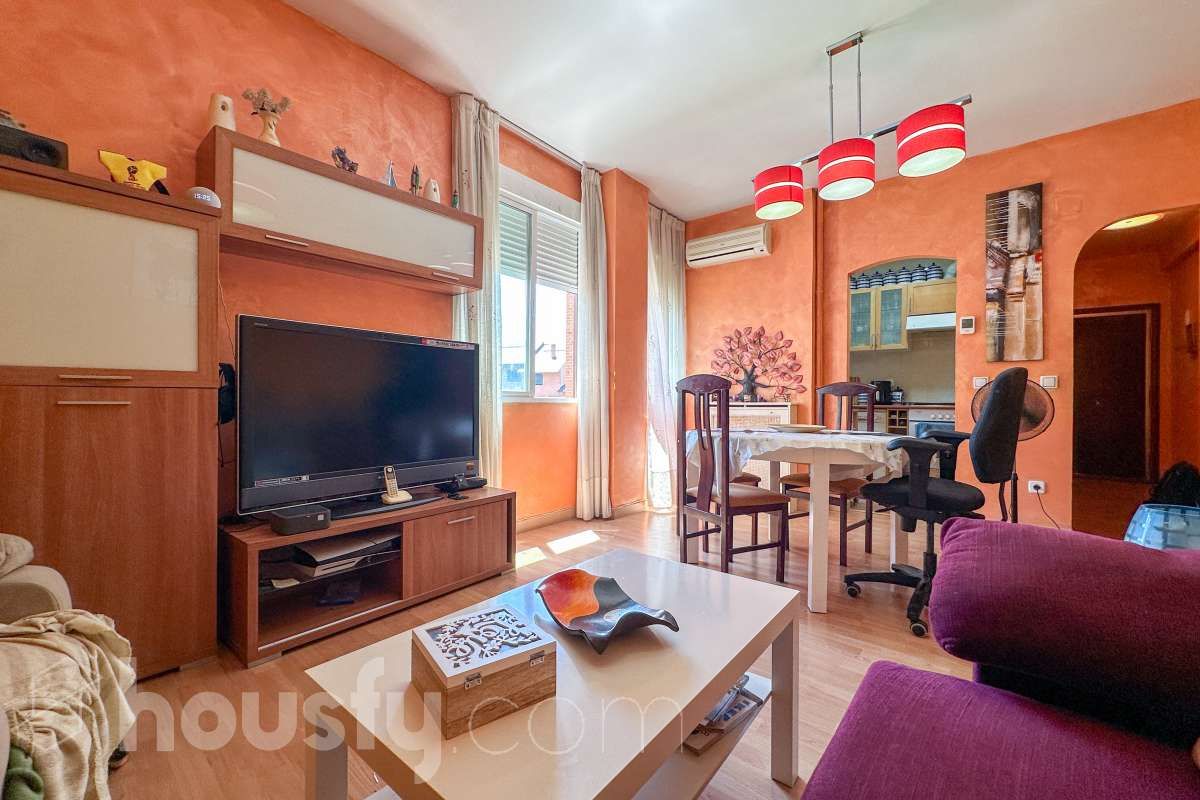 Living room of Flat for sale in  Madrid Capital  with Air Conditioner, Heating and Parquet flooring