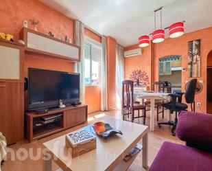 Sala d'estar de Pis en venda en  Madrid Capital amb Aire condicionat, Calefacció i Parquet