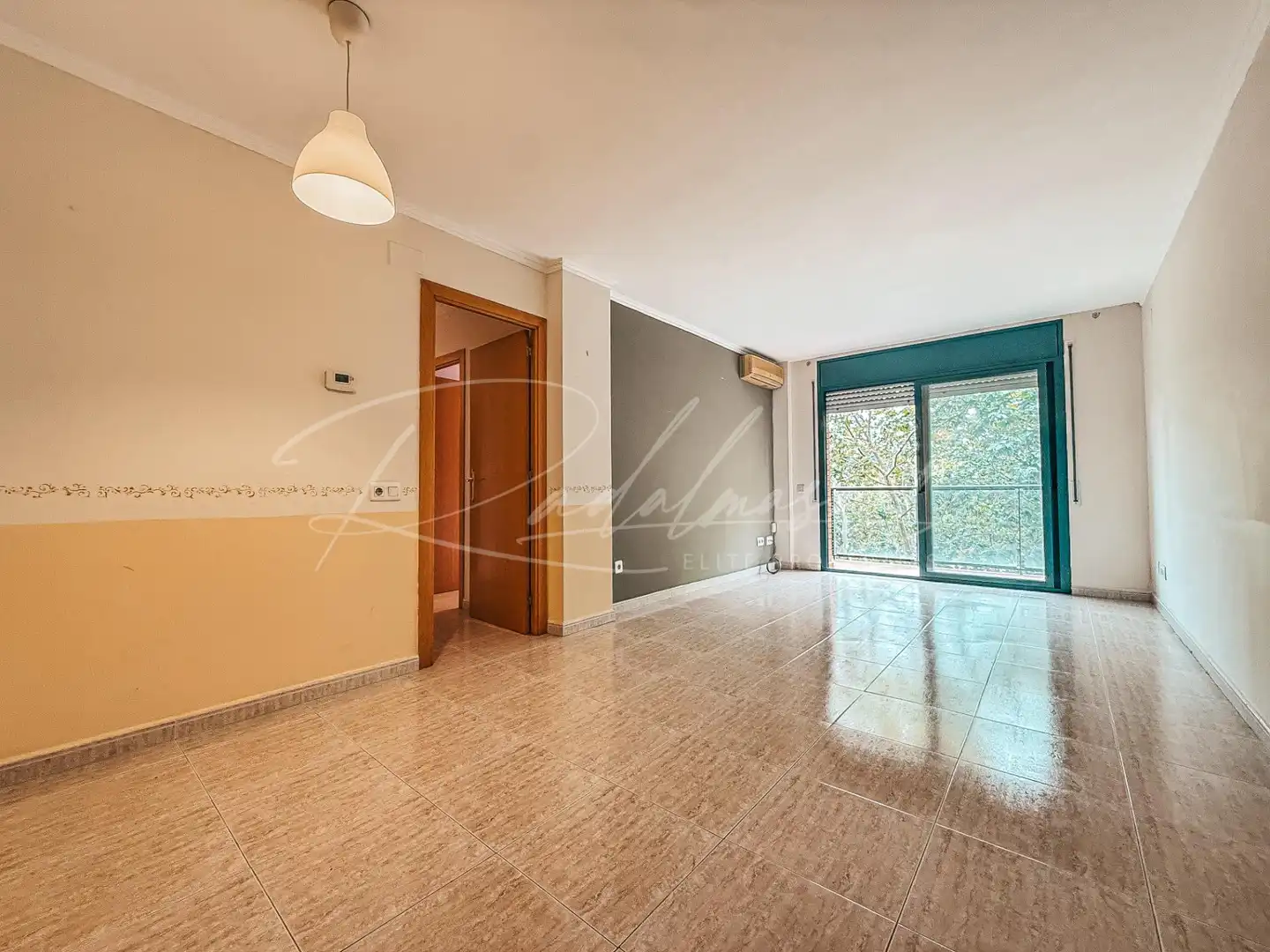 Wohnzimmer von Wohnung zum Verkauf in Cambrils mit Klimaanlage, Heizung und Privatgarten